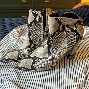 Marc Fischer - Gayle’s bootie - size 9